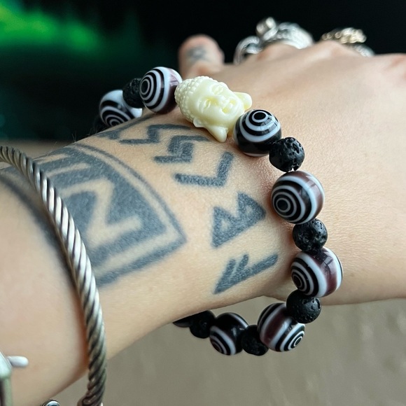 🔴❌ SALE ! red dot items are 2 for $25 . Bundle more than 3 and its $10 each 🙂 - Picture 7 of 8